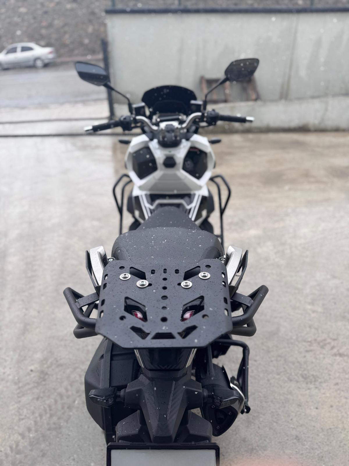 ADX 125 UYUMLU ÇANTA DEMİRİ